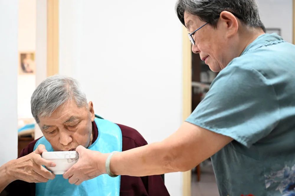 礼赞道德模范全国道德模范段肇谊嫁给心中的英雄50年相守诠释最美爱情