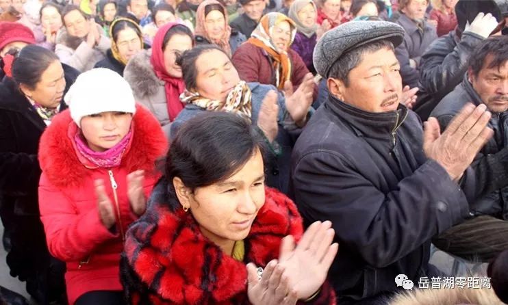 县委关于民族团结"结亲周"的决策部署,周一来到自己联系点阿洪鲁库木