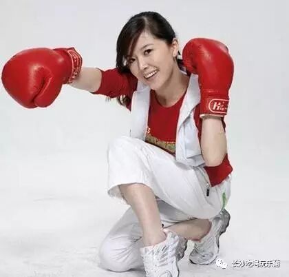 当年辱骂武警的长沙超女“唐笑”十几年来一直被世人唾骂至今