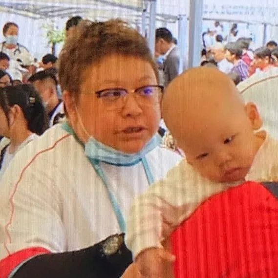 爱心“韩红爱心,百人援陕”即将进入池河 您们辛苦了!