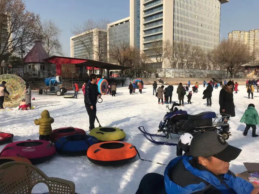 圣露庄园冰雪嘉年华早鸟票限时抢299元起一大一小票雪地香蕉船雪圈