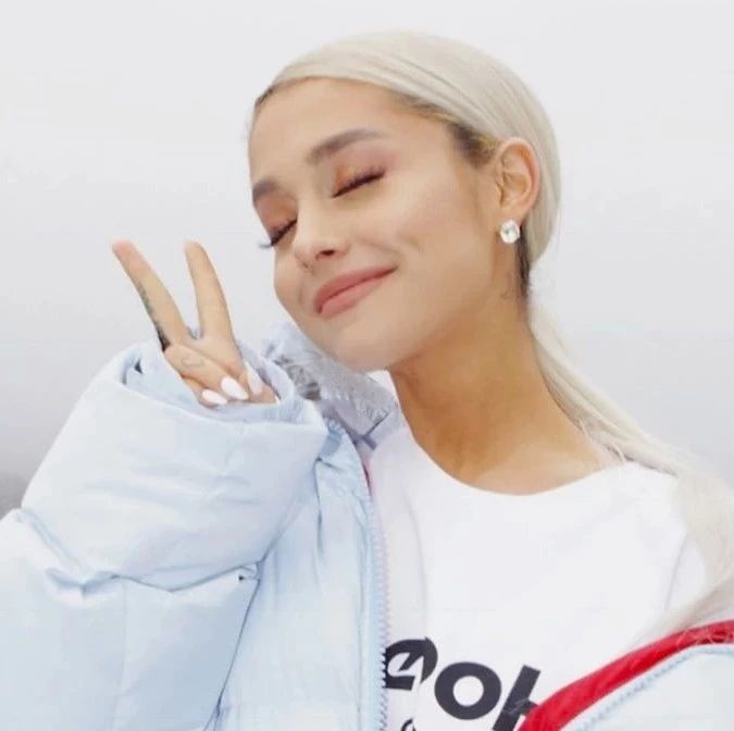 Ariana Grande事业大爆发,再次空降Billboard单曲榜冠军!