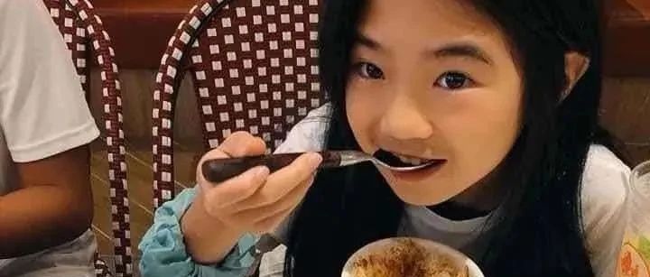 曹格女儿十岁生日吴速玲晒照庆祝,肉嘟嘟的Grace变成美少女
