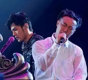陈奕迅周杰伦经典同台,完美串唱《明明就》和《淘汰》!