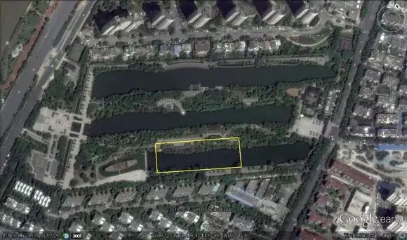 船坞再大也容纳不下魔幻宝船的魁梧身躯