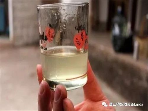 唐三镜黄玲-白酒出现浑浊是有原因的,如何解决?