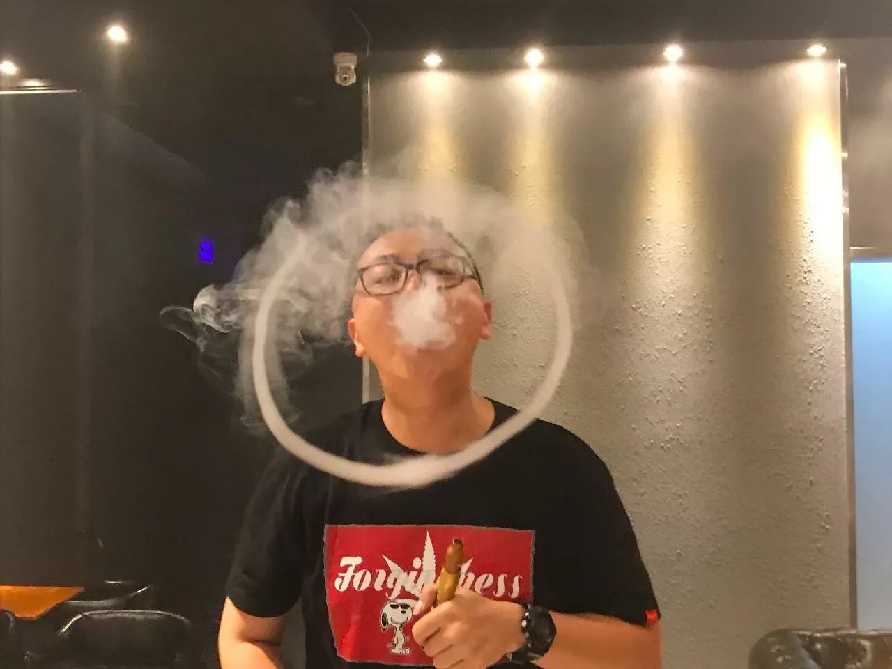 电子烟和香烟有什么不同?我们去试了试