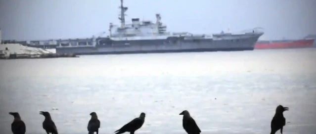 印度航母出海了！6只乌鸦组成送葬队