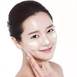 赵薇二胎了?平底鞋、肚大如球,悠闲带女儿小四月逛街!