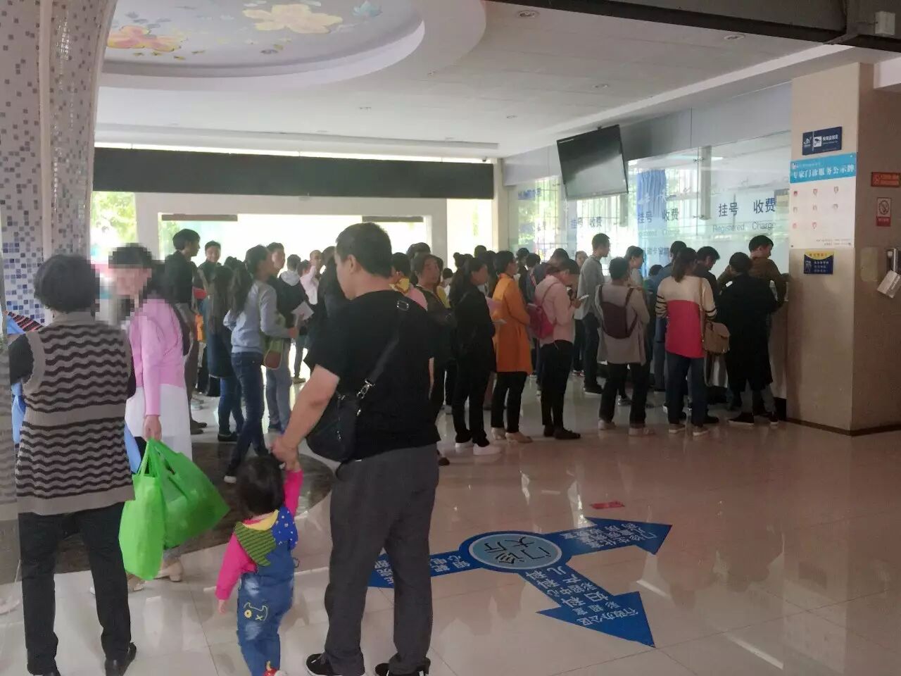 【读本关注】市医院产科告急!丽江人今年扎堆生娃,“二胎”搞出来的?-怀孕期