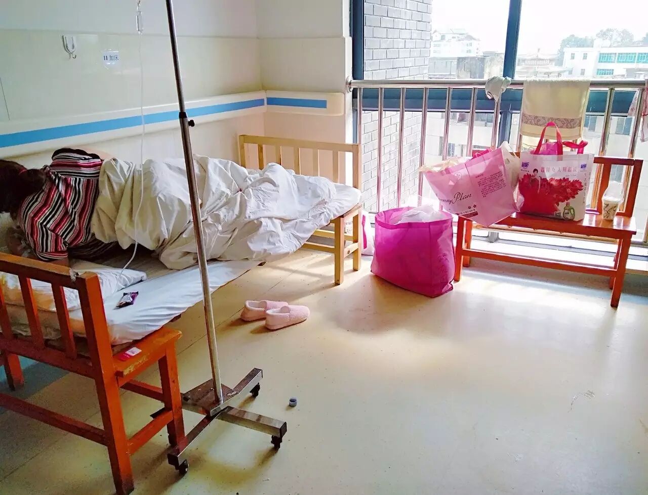 【读本关注】市医院产科告急!丽江人今年扎堆生娃,“二胎”搞出来的?-怀孕期