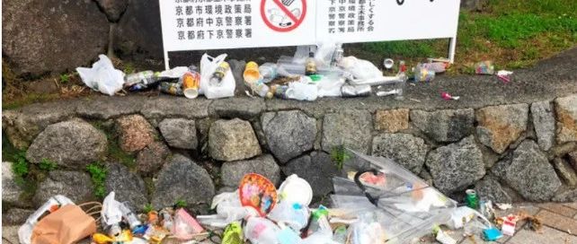 没有中国游客，日本、韩国依旧垃圾满街！网友：还甩锅吗？