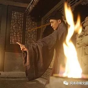 梁朝伟泰国拍戏,晚上竟受到白衣鬼的....