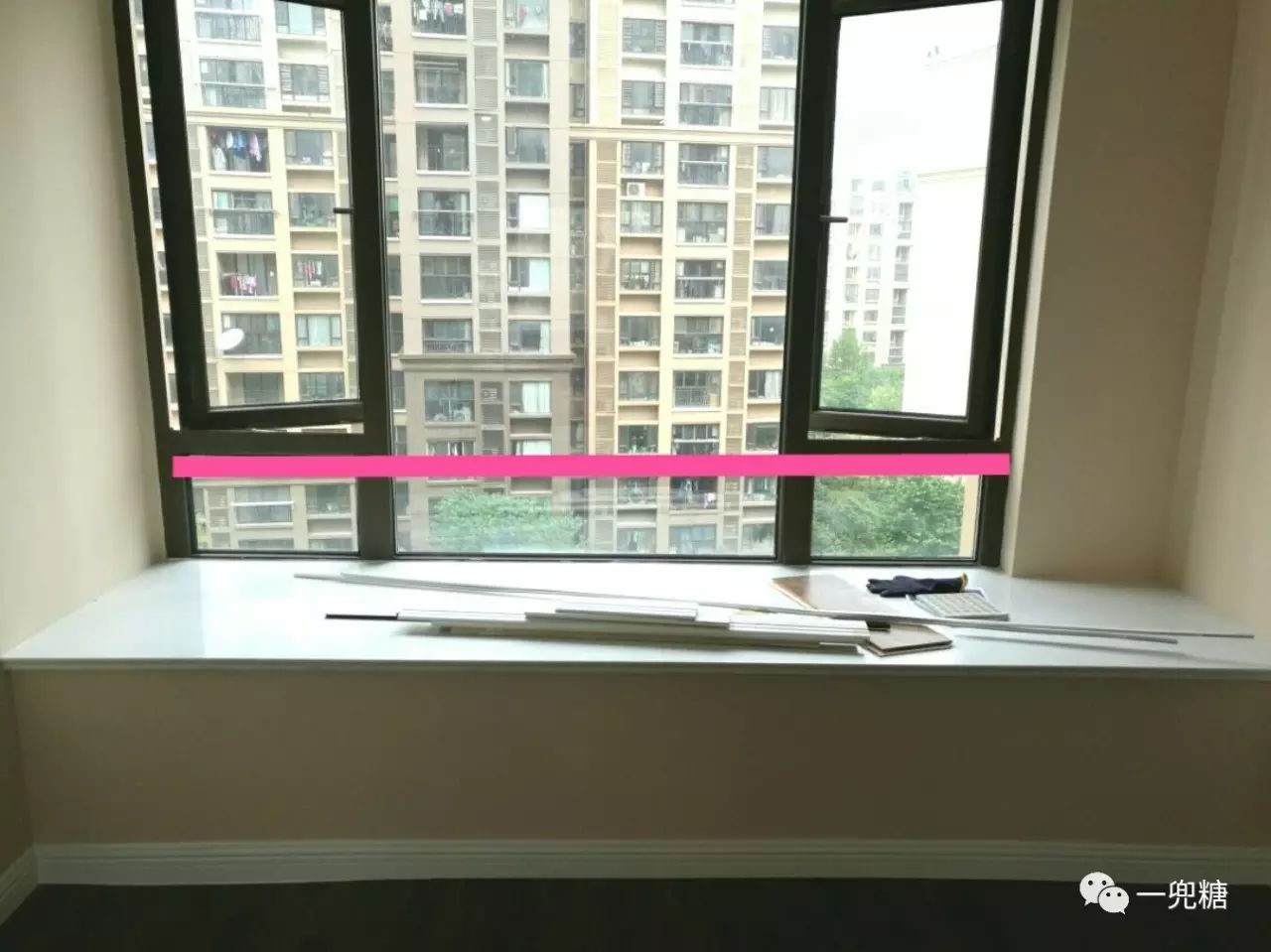 以下是屋主@米诺丸  的做法: "这个户型飘窗太多了,而且不能敲,作用