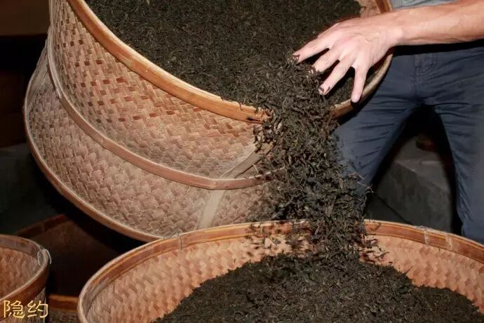 一杯岩茶的灵魂用火塑造