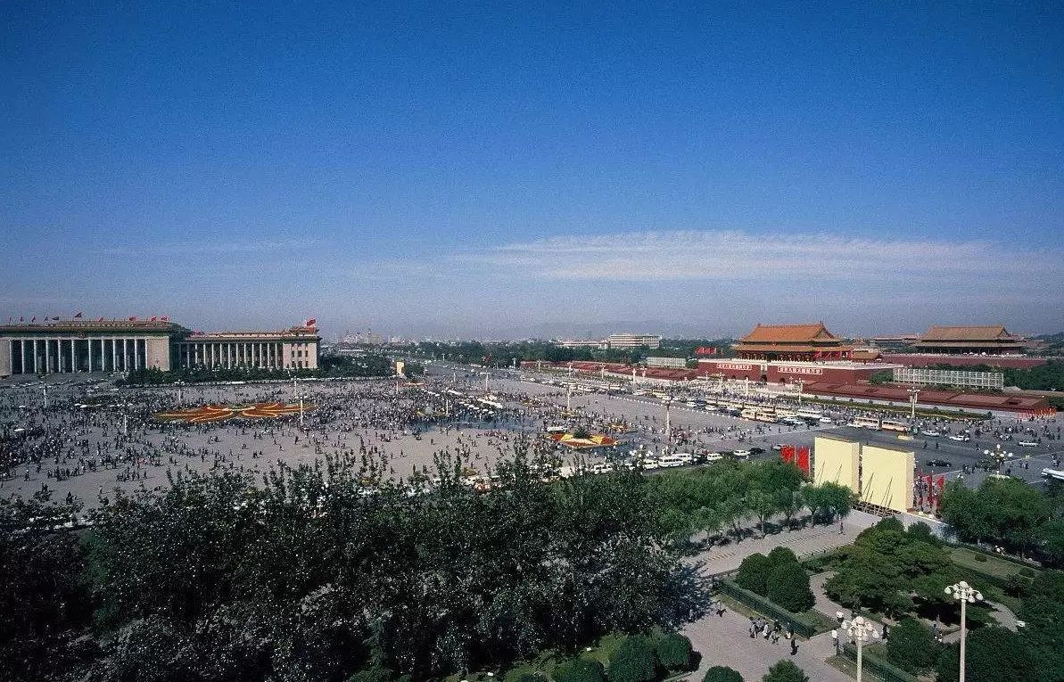 中国最大的城市广场:天安门广场