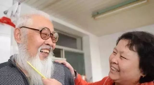 濮存昕震撼演讲《花甲之感》:我们该有颗年轻的心!太赞了~