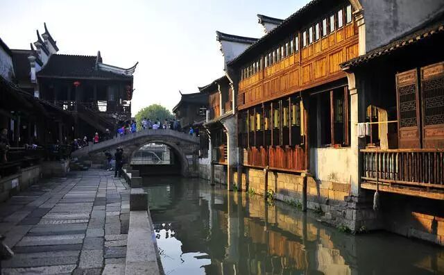 东兴饭局 乌镇的饭局，互联网的格局