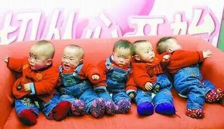 【稀奇】惊!南阳一女子怀孕22周去检查有4胞胎,剖腹产时竟然……医生都傻了!-怀孕期