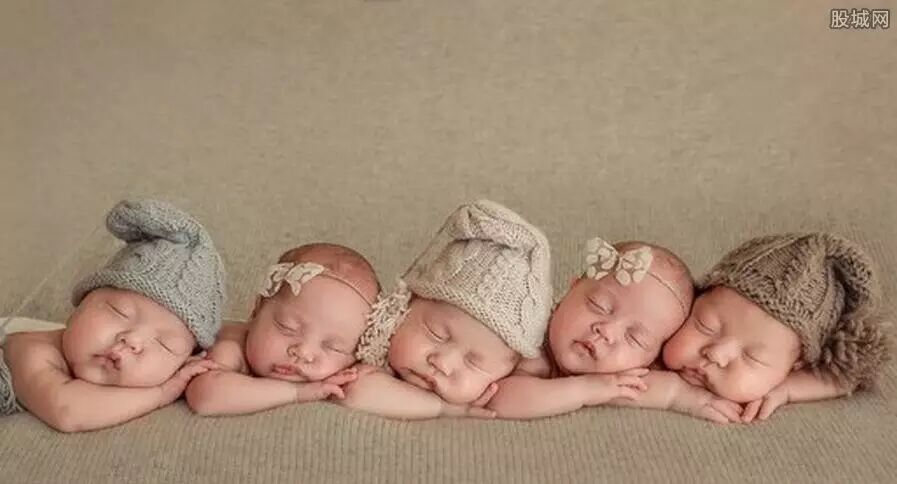 【稀奇】惊!南阳一女子怀孕22周去检查有4胞胎,剖腹产时竟然……医生都傻了!-怀孕期