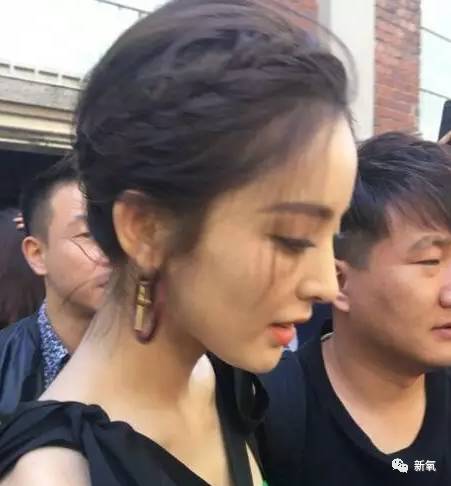 张翰娜扎宣布分手连定好的婚纱都退了娜扎动鼻子是因为情伤吗