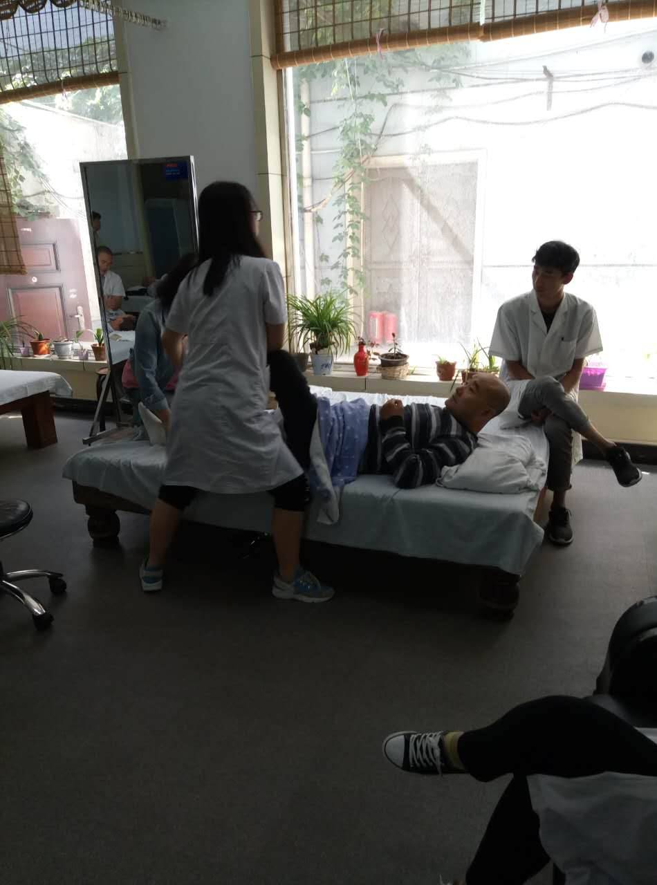 脑出血后遗症怎样进行康复训练?