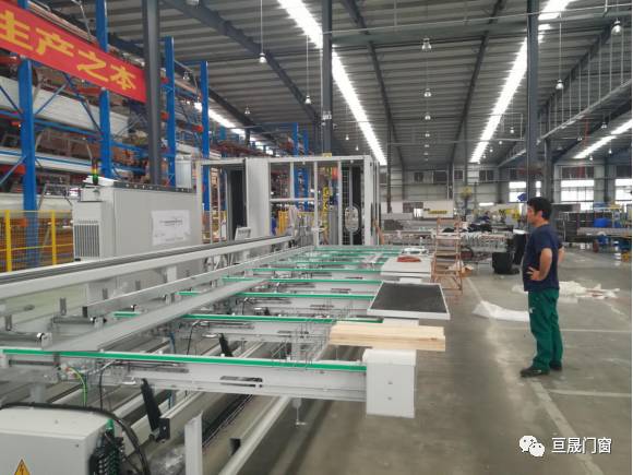 国内首条数字化锯切自动线落户长沙，亘晟门窗正式开启工业4.0时代