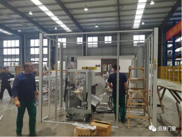 国内首条数字化锯切自动线落户长沙，亘晟门窗正式开启工业4.0时代