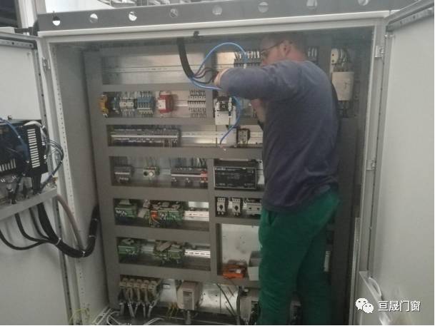 国内首条数字化锯切自动线落户长沙，亘晟门窗正式开启工业4.0时代