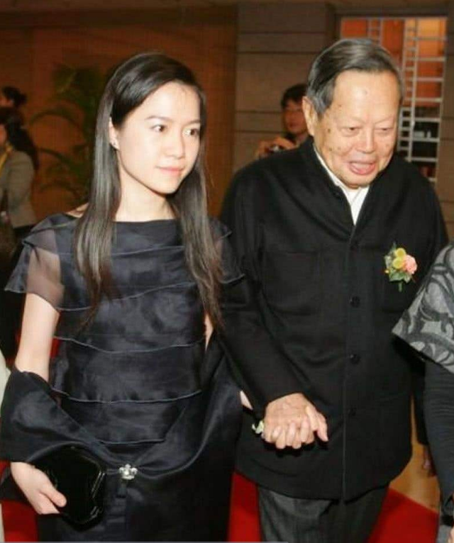 6相差54岁忘年恋杨振宁希望自己走后妻子再婚翁帆深情回复8字
