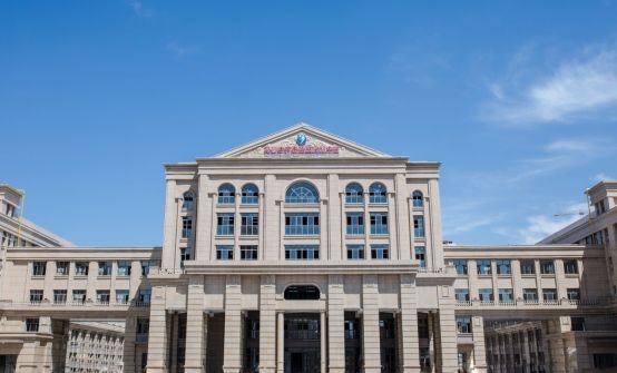 华凌实景中学乌鲁木齐市华兵v实景重点教学楼小镇无锡高中排名榜古树图片