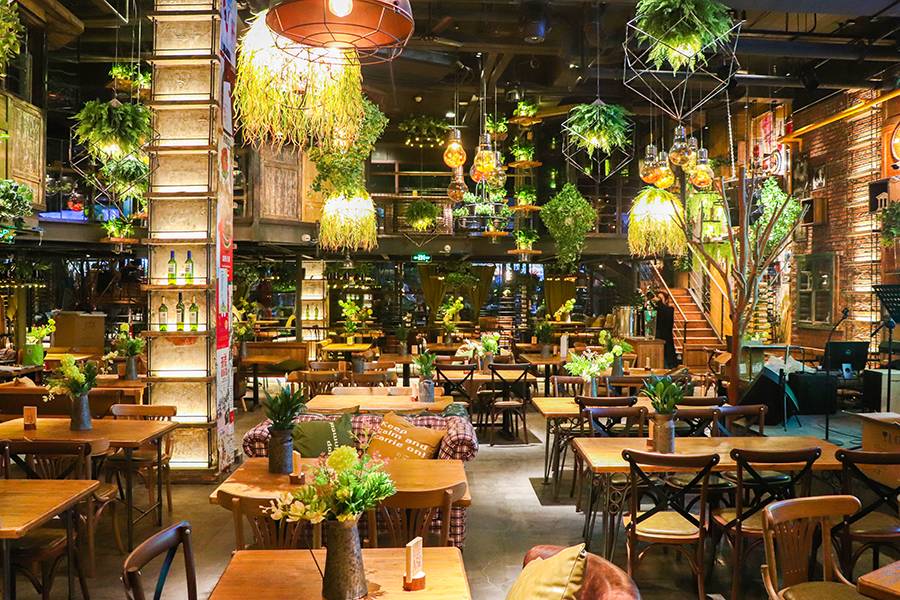 神级餐厅胡桃里终于来泉州了!进店后就是另一个世界!