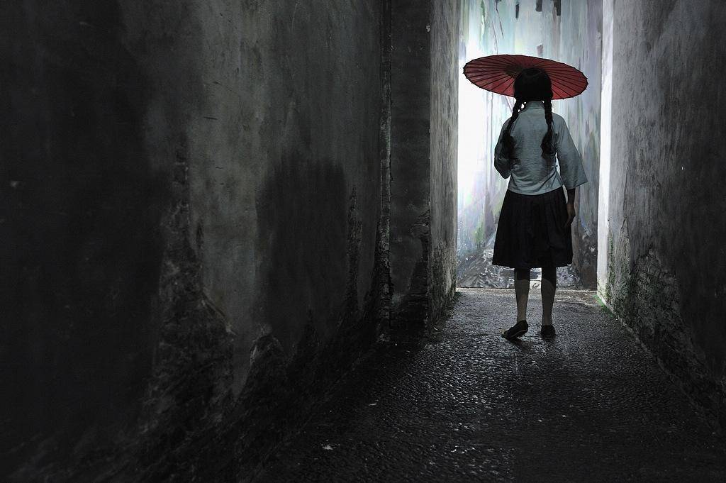 【湿地札记】廖素婷：等待女孩，沉沦苦海——我读戴望舒《雨巷》