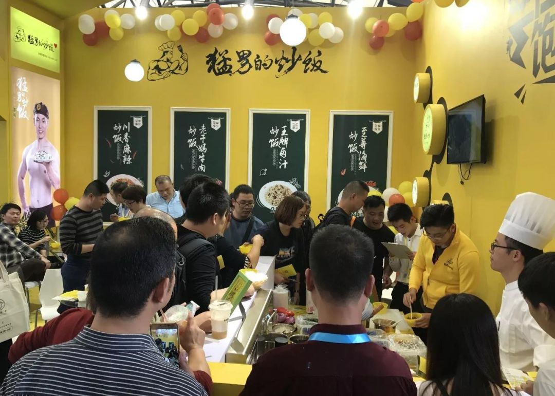 猛男卖4800000份炒饭,3年开近百店,狂揽1.2个亿!