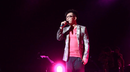 汤潮伤感情歌《思念如刀》,唱得撕心裂肺,太好听了