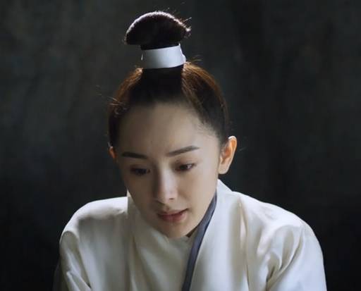 杨幂秃破天际，景甜没额头，女星颜值居然全看发际线！