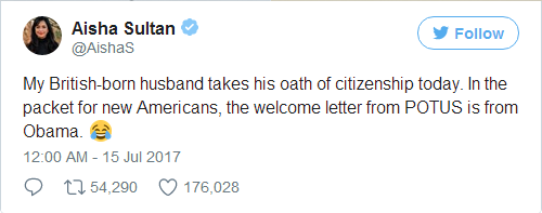 不仅如此，当天一起宣誓入籍的新公民中，有200多人都收到了由奥巴马签名的祝贺信。