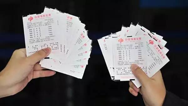 彩票给了一夜暴富的可能,但是,有很多人因为买彩票变得一穷二白,严重