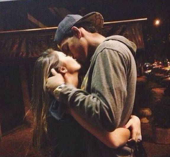 天下事儿丨①“怀孕”南瓜肚里长满芽 ②女孩大学通知书失踪 竟被同学家长捡走后撕毁③江西86岁老奶奶网上卖鸭蛋月入十几万-怀孕期