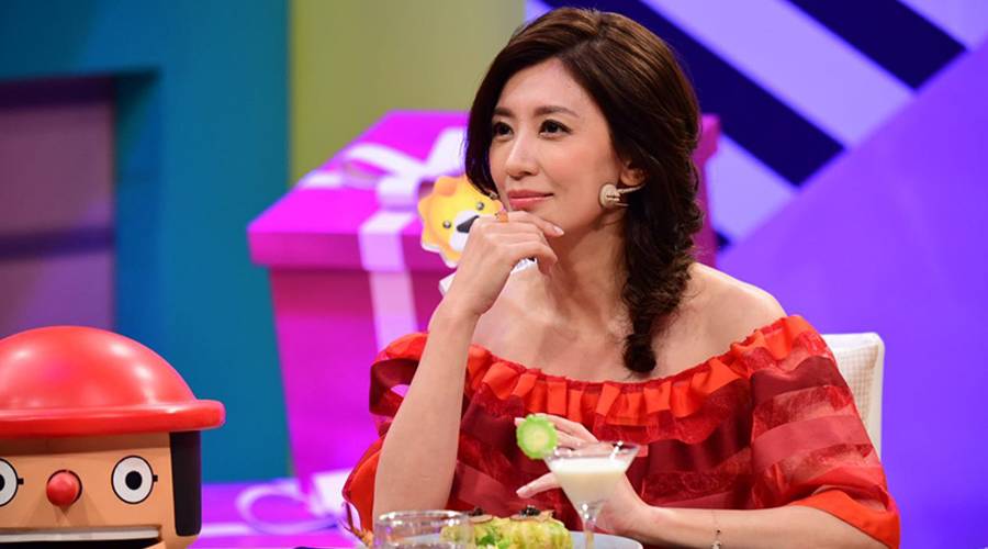 42岁的贾静雯要生第三胎:两个女儿都非常期待妹妹的到来