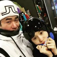 王子文自然是有故事的女同学,但网友说:偷拍孩子真的有点low了
