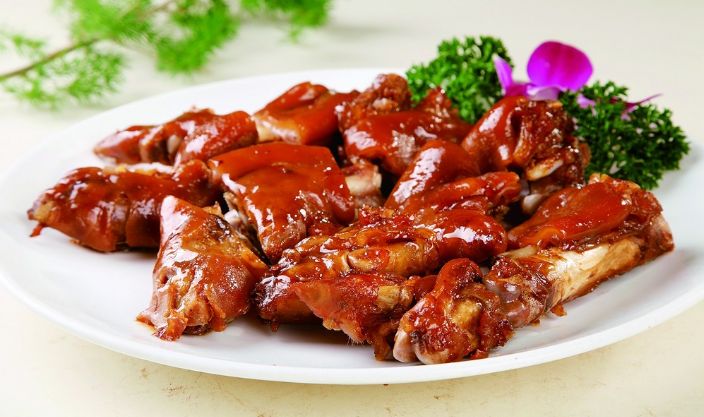 鸡爪在美食家的凤爪上不叫鸡爪,而称做营养.猪肝和什么菜炒有菜谱价值图片