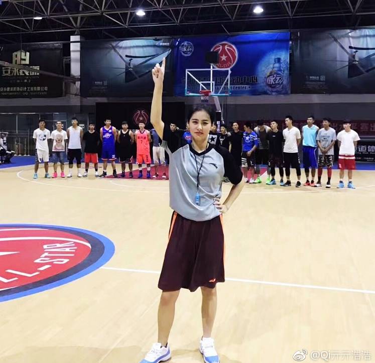 ball girl | 中国最美女裁判?我是cuba女球员——亓浩!