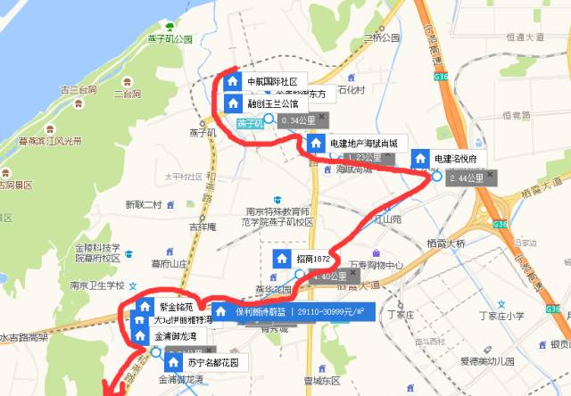 来城北踩盘,从迈皋桥地铁3号口出来后,顺着和燕路一路向北来到燕子矶