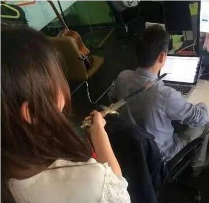 【笑料百出】笑多了会怀孕—这样的妹纸,如果是你的女友赞不赞-怀孕期