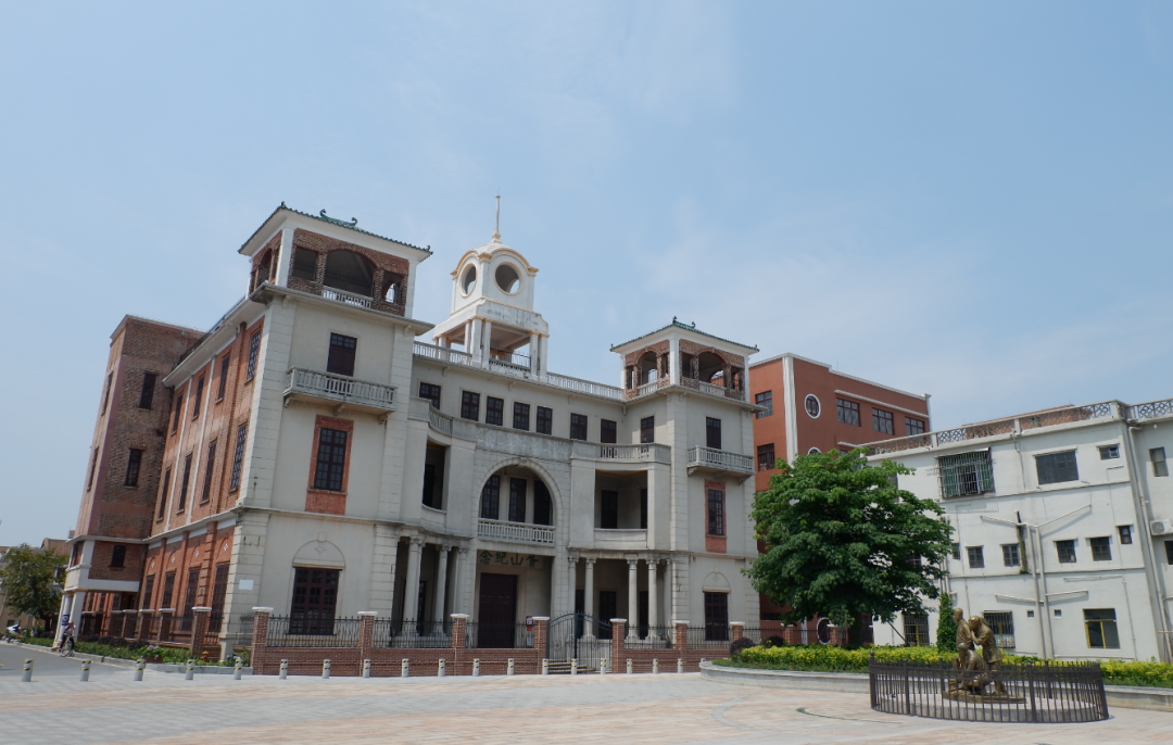 大江镇为主,走访了公益埠—越华中学胥山纪念堂—雷洁琼纪念公园—伍