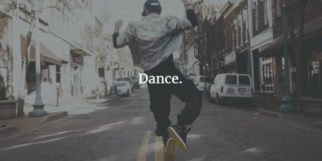 一个人，在家里，疯狂起舞吧！