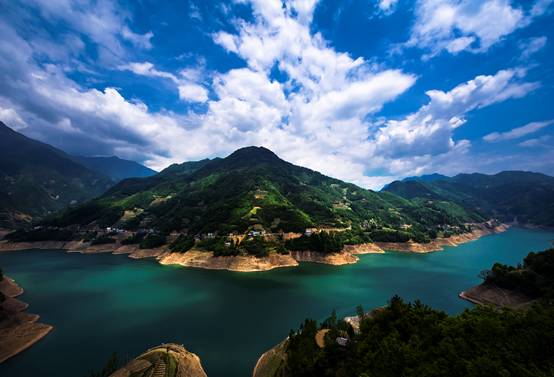 巴山湖——一个真实美丽的梦！惊艳了整个四季！如此美景，值得一看