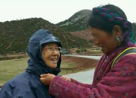 84岁老太太骑行5000公里去西藏，竟然还说扫兴！ - 26
