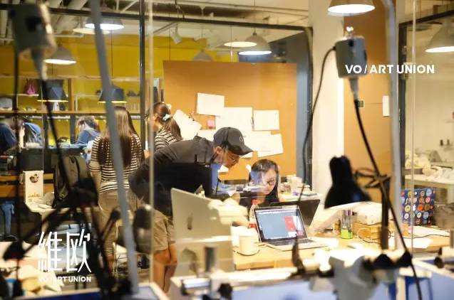 ai部分字体变色_ai渐变色怎么调自己想要的颜色_ai怎么整体变色